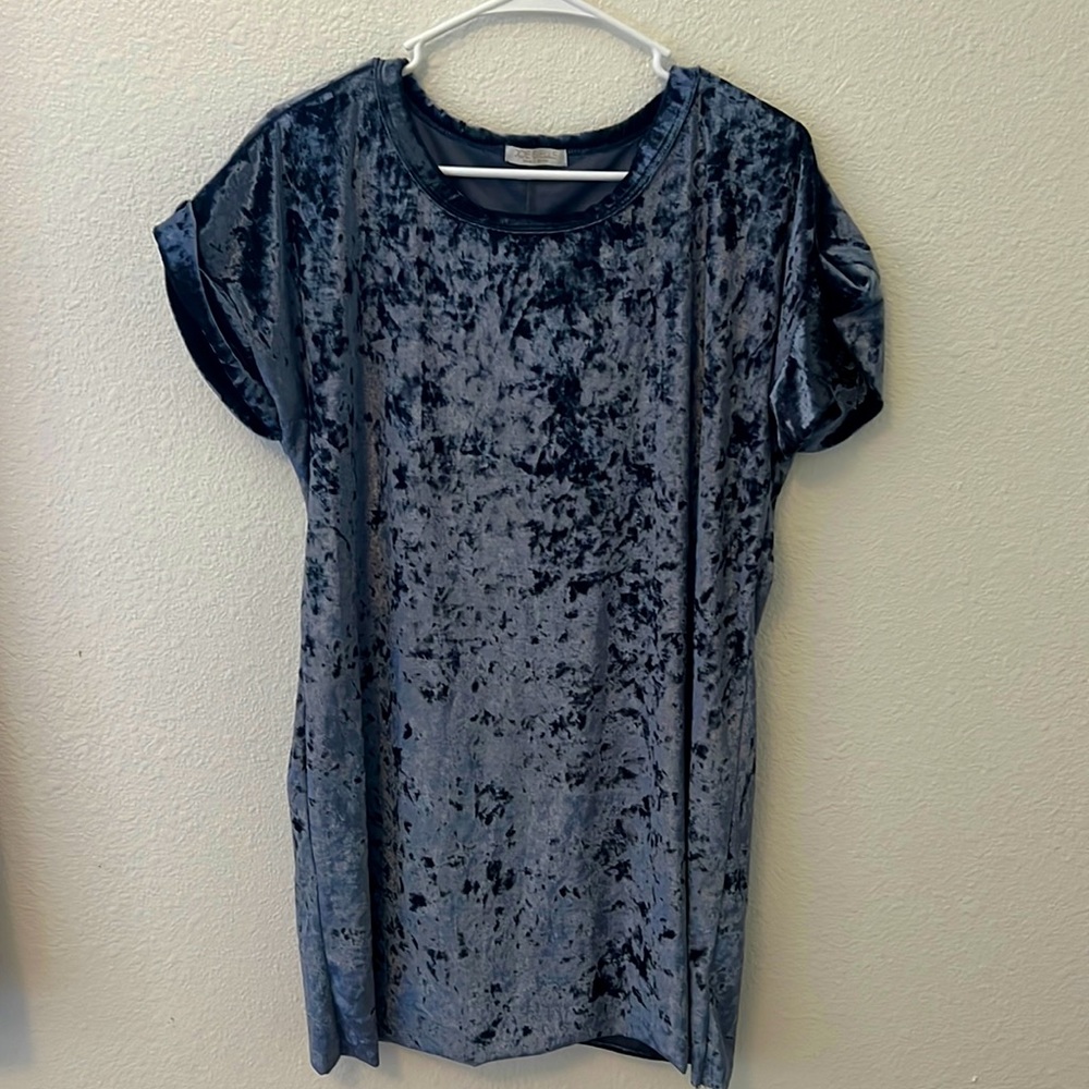 Like New- Velvet blouse.